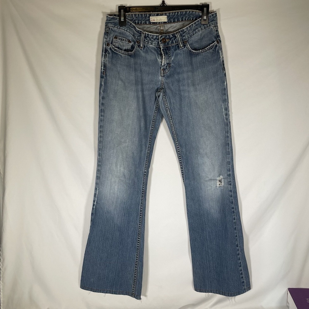 BKE Buckle Star 20 Blue Jeans Flare Low Rise Distressed Womens 30 x 32 Size 6